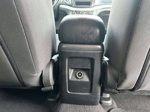 Used 2018 Dodge Journey SXT image 21