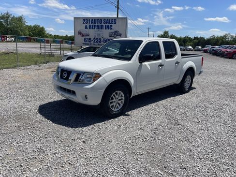 Used 2016 Nissan Frontier SV w/ SV Value Truck Package RWD image 2