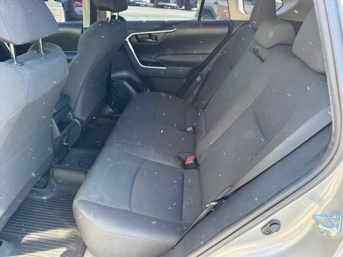 Used 2021 Toyota RAV4 LE AWD/4WD image 13