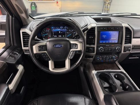 Used 2020 Ford F250 Lariat w/ Lariat Ultimate Package AWD/4WD image 24