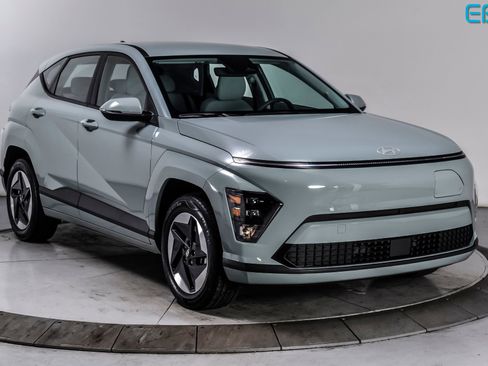 Used 2024 Hyundai Kona SE FWD image 1