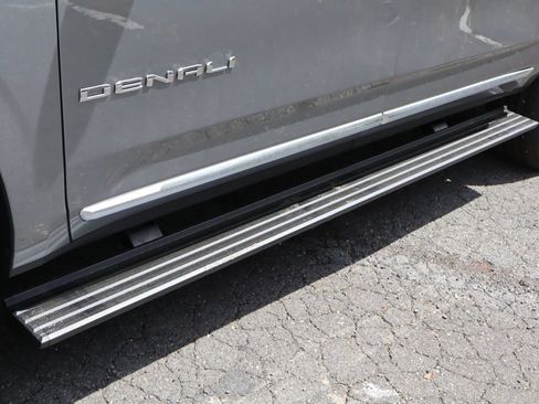 New 2026 GMC Yukon XL Denali w/ Denali Reserve Package AWD/4WD image 8