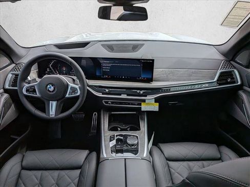 Used 2026 BMW X5 xDrive40i w/ M Sport Package AWD/4WD image 16