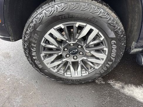 Used 2025 Chevrolet Tahoe Z71 image 27