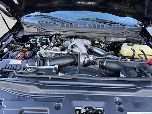 Used 2021 Ford F250 Lariat w/ Lariat Ultimate Package AWD/4WD image 9