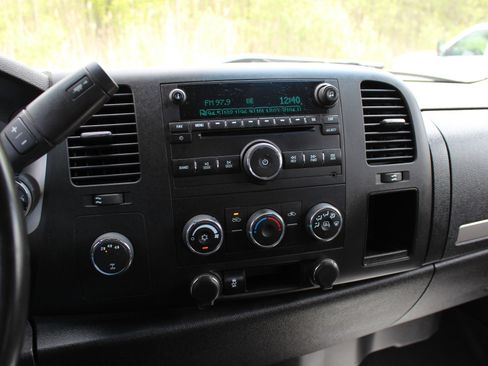 Used 2014 Chevrolet Silverado 2500 LT w/ Snow Plow Prep Package image 26