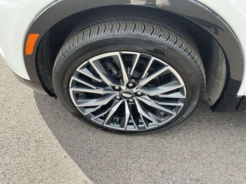 Used 2024 Cadillac XT4 Sport AWD/4WD image 12