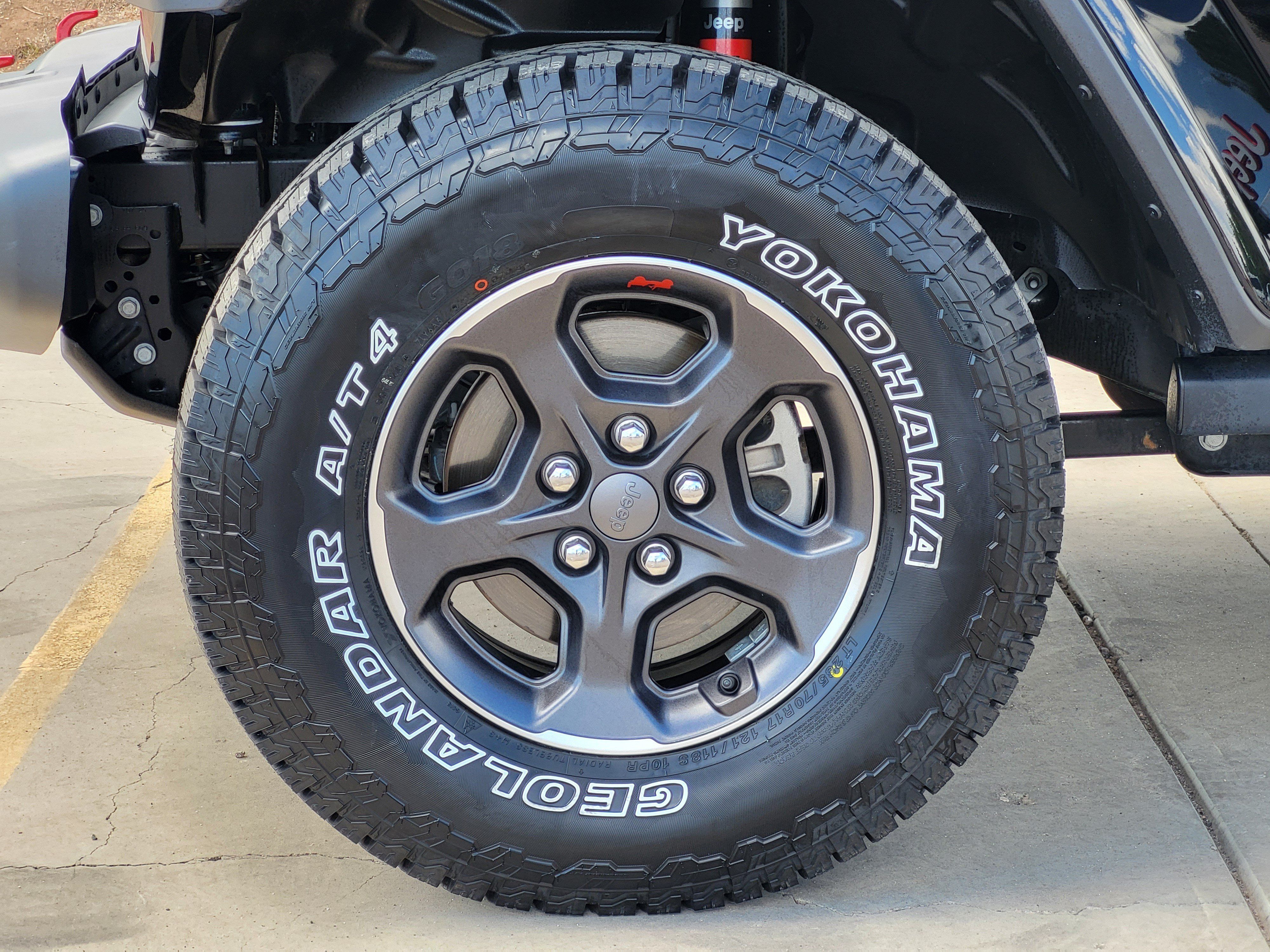 Used 2022 Jeep Gladiator Rubicon w/ Cold Weather Group AWD/4WD image 8