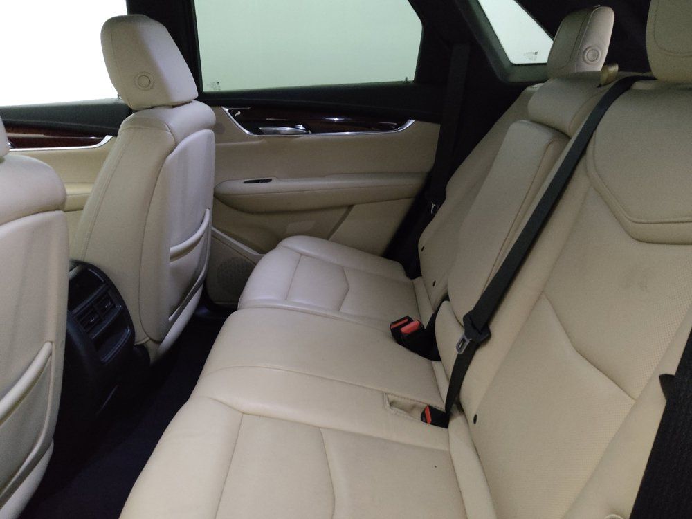 Used 2018 Cadillac XT5 Luxury w/ Driver Awareness Package FWD image 18