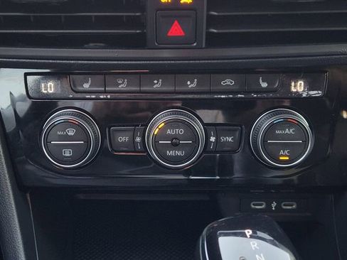 Used 2024 Volkswagen Jetta SE image 17