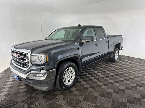 Used 2017 GMC Sierra 1500 SLE w/ SLE Value Package AWD/4WD image 4