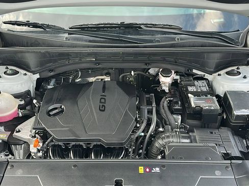 Used 2024 Kia Sorento S FWD image 3