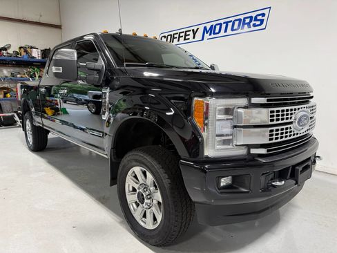 Used 2019 Ford F250 Platinum w/ Platinum Ultimate Package AWD/4WD image 8