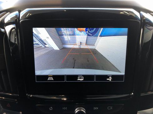 Used 2023 Chevrolet Traverse LT image 28