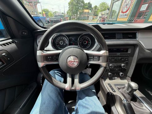 Used 2013 Ford Mustang GT Premium RWD image 28