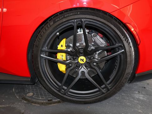 Used 2019 Ferrari Portofino RWD image 39
