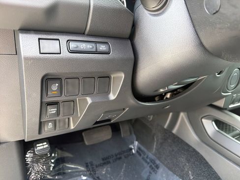 Used 2024 Nissan Frontier S w/ Technology Package RWD image 16