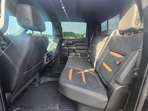 Used 2022 GMC Sierra 1500 AT4 w/ AT4 Preferred Package AWD/4WD image 18
