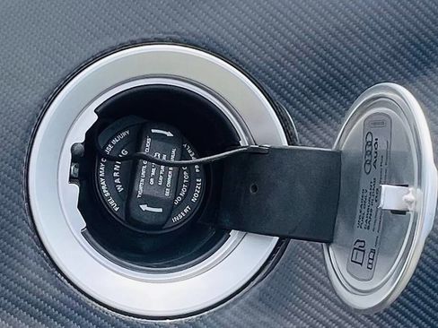 Used 2011 Audi R8 V10 AWD/4WD image 17