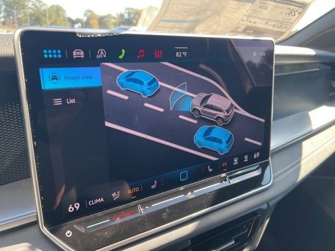 New 2026 Volkswagen Tiguan SE R-Line image 14