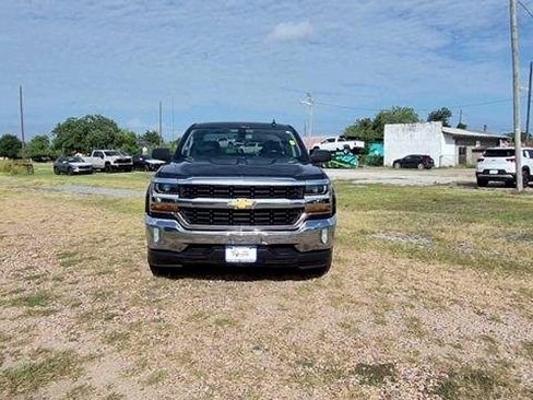 Used 2018 Chevrolet Silverado 1500 LT w/ LT Eassist Package RWD image 3