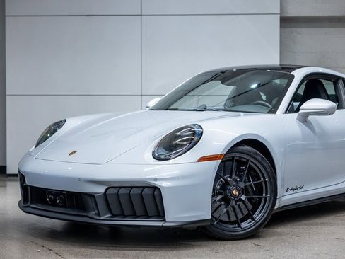 Used 2025 Porsche 911 Carrera 4 GTS image 17