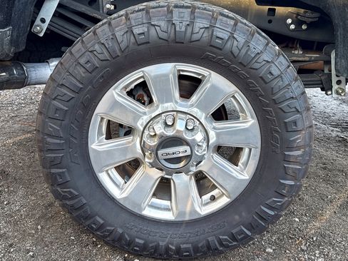 Used 2022 Ford F250 Platinum w/ FX4 Off-Road Package image 14