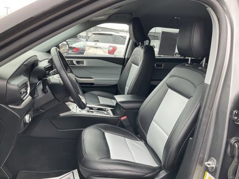 Used 2023 Ford Explorer XLT w/ Equipment Group 202A image 14