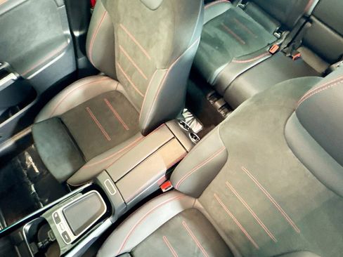 Certified 2025 Mercedes-Benz GLB 35 AMG 4MATIC image 20