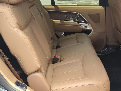 Certified 2025 Land Rover Range Rover Long Wheelbase SE AWD/4WD image 21