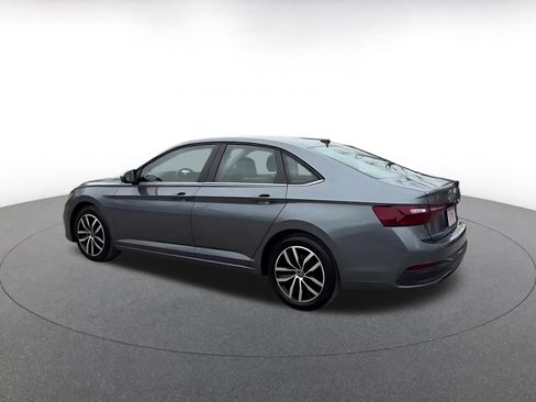 Used 2025 Volkswagen Jetta SE image 11