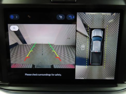 Used 2025 Ford F250 Platinum w/ FX4 Off-Road Package image 15