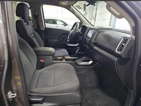 Used 2024 Nissan Frontier SV w/ SV Convenience Package image 13