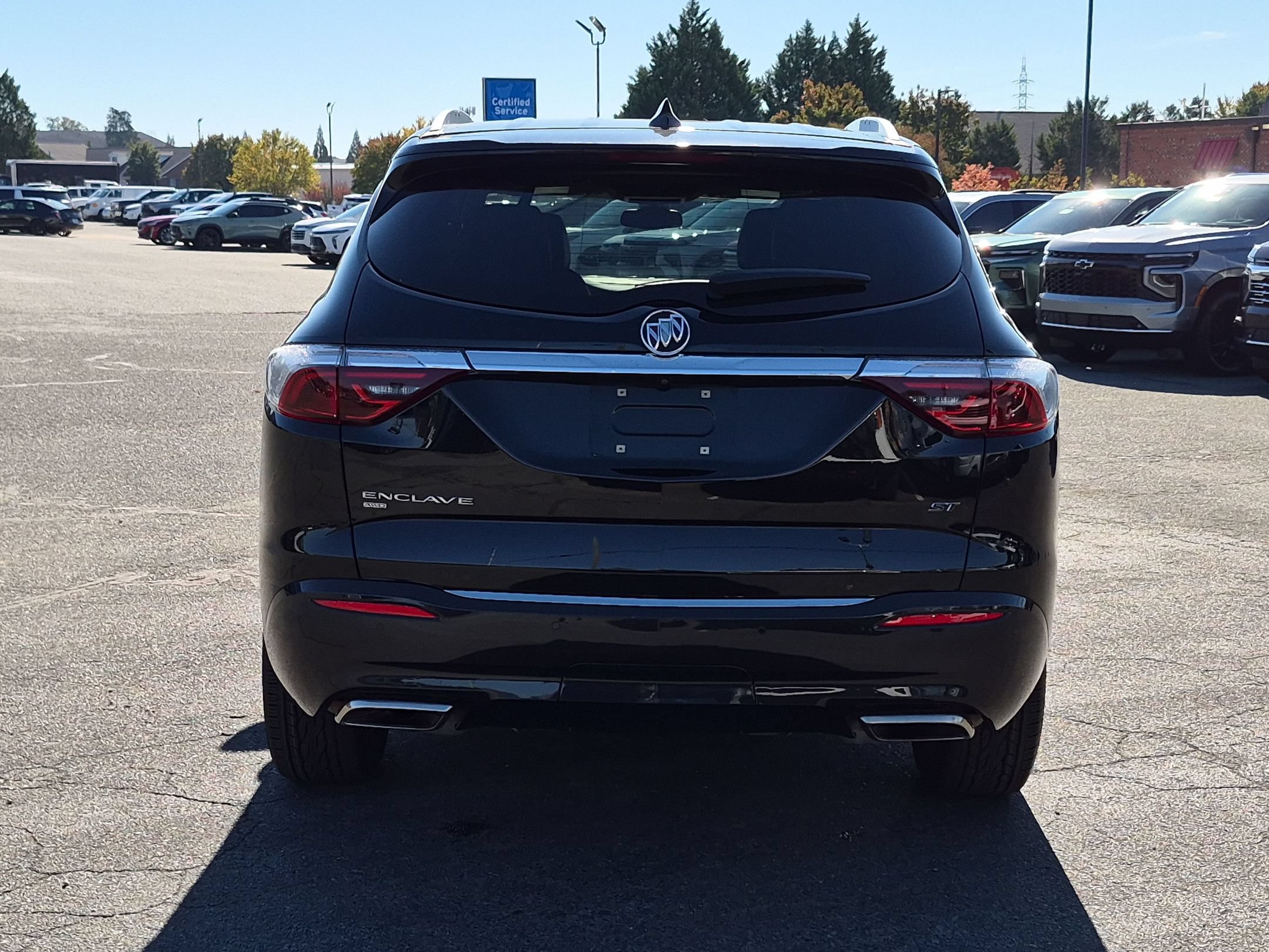 Certified 2023 Buick Enclave Essence w/ Experience Buick Package AWD/4WD image 4