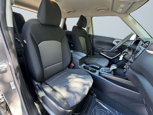Used 2024 Kia Soul LX w/ Option Group 015 FWD image 15