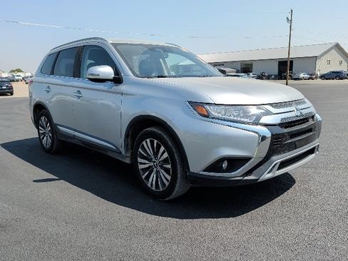 Used 2020 Mitsubishi Outlander SE AWD/4WD image 2
