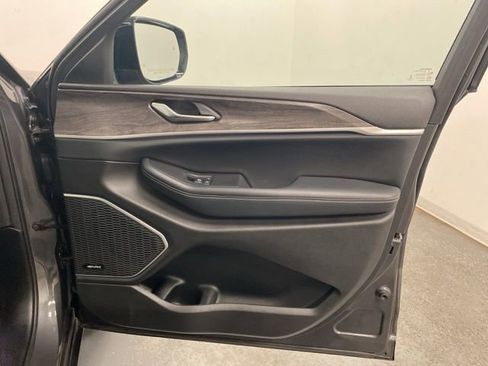 Used 2022 Jeep Grand Cherokee L Limited w/ Trailer Tow Group (B) image 30