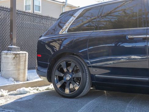 Used 2019 Rolls-Royce Cullinan AWD/4WD image 38