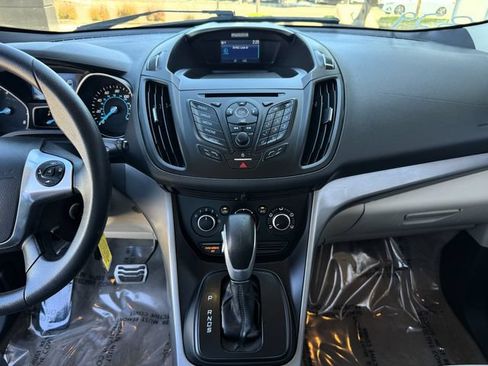 Used 2015 Ford Escape SE FWD image 16