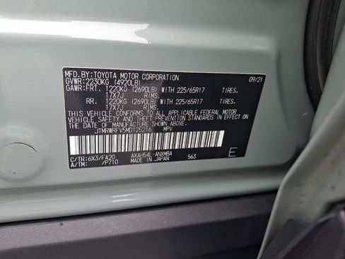 Used 2021 Toyota RAV4 XLE w/ Convenience Package image 29