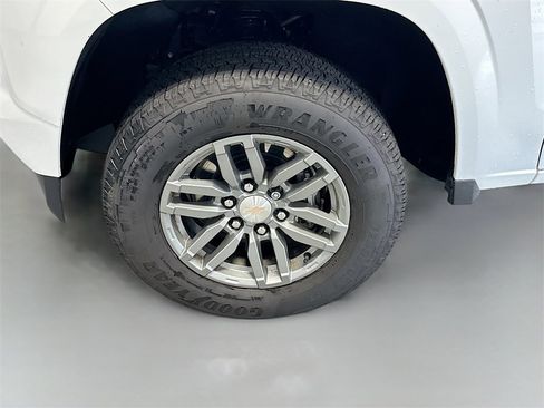 New 2024 Chevrolet Colorado LT w/ LT Convenience Package II image 33