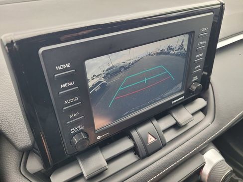 Used 2020 Toyota RAV4 XLE w/ Convenience Package image 15