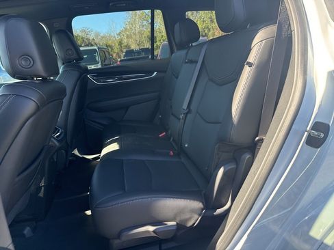 Used 2021 Cadillac XT6 Premium Luxury image 10