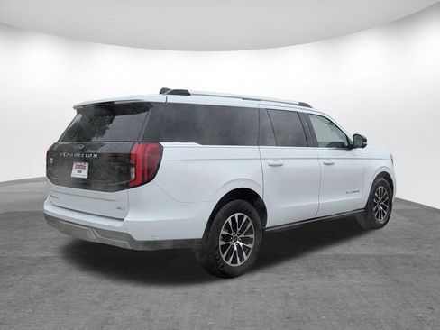 Used 2025 Ford Expedition Max Platinum AWD/4WD image 2