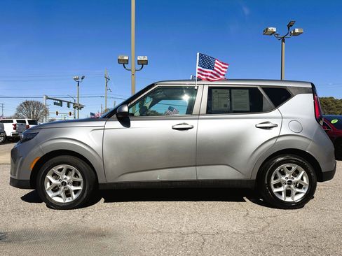 Used 2024 Kia Soul LX w/ Option Group 015 image 14