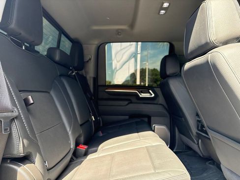 Used 2025 GMC Sierra 2500 Denali w/ Denali Reserve Package AWD/4WD image 32
