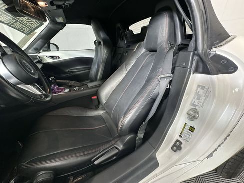 Used 2018 MAZDA MX-5 Miata Grand Touring RWD image 11
