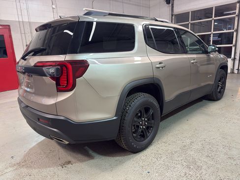 Used 2022 GMC Acadia AT4 w/ Technology Package AWD/4WD image 6