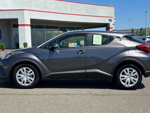 Used 2019 Toyota C-HR LE FWD image 9