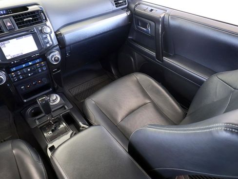 Used 2019 Toyota 4Runner Limited AWD/4WD image 18